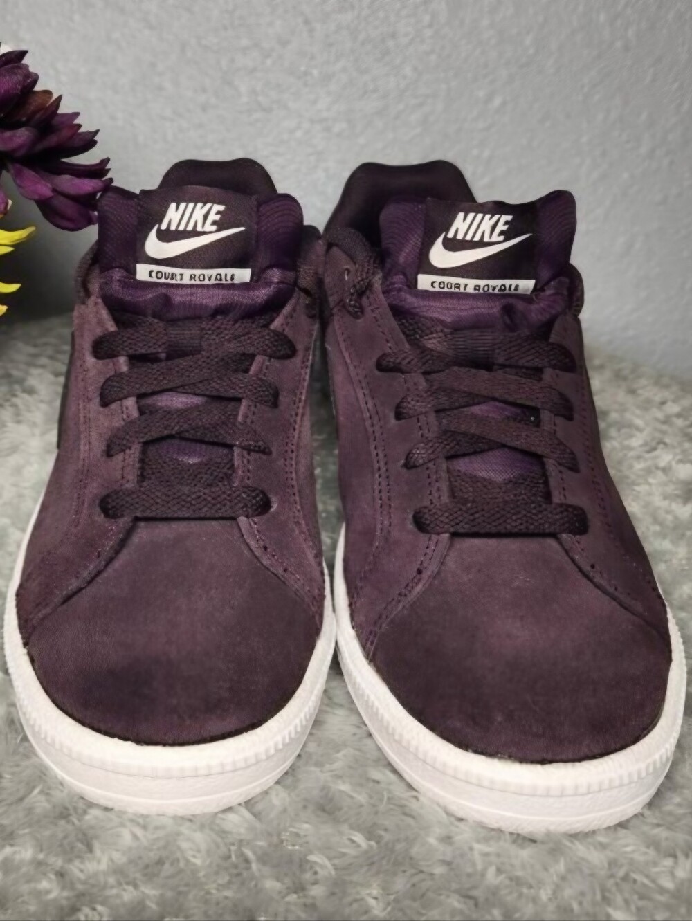 Nike Court Royale Suede Port Wine & White Shoes - Size: 7 Women’s Like New